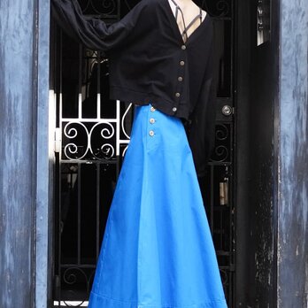 ロイヤルブルーのマキシ丈のテントライン スカート【gri:n ai】の画像