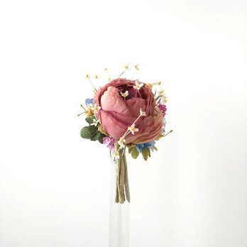小花にまみれたラナンキュラス オフローズ色 * 薄絹製 * コサージュの画像