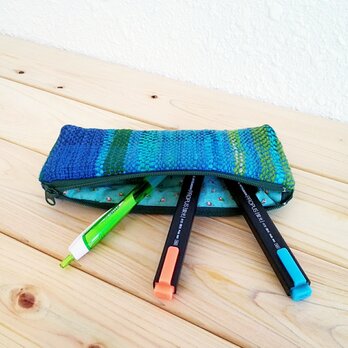 手織り裂き織りペンケース(綿とシルク、青とみどり色、ファスナー18cm)の画像