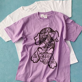 《受注製作Tシャツ》『華トラちゃん』前と後ろ両面プリントTシャツ　（選べるカラー：ホワイト又はライトパープル）の画像