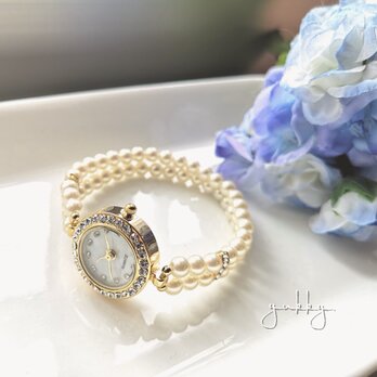 <受注制作>ブレス腕時計＊石付ホワイト(パール5mm･クリーム系ゴールド)の画像