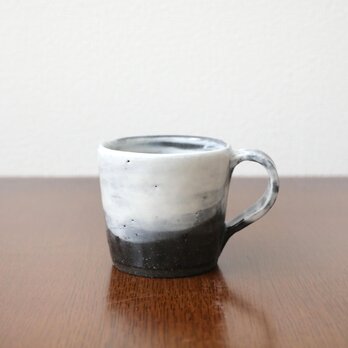 黒御影土と刷毛目模様のマグカップ ＊ １の画像