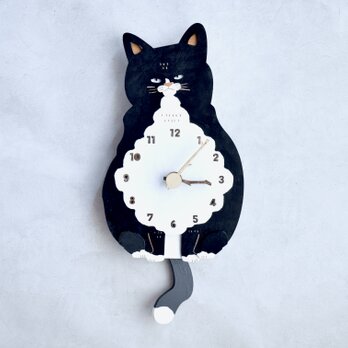 ハチワレ猫＊ショートの時計 木製 振り子時計 掛け時計の画像