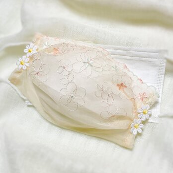 ♥♥不織布マスクだって、オシャレに着用したいという方に！！♥淡い橙色の小花チュールレースの不織布マスクカバーです・・・^^♥♥の画像
