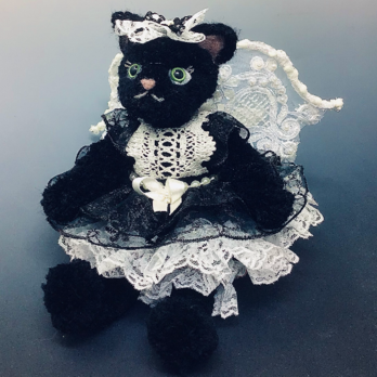 【毛糸の猫】ネコの女の子（ブラックドレス）の画像