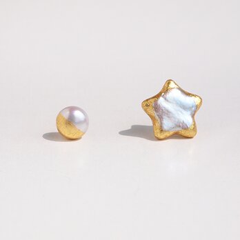 [ピアス]金箔パール／star and half moon／スタッドピアスの画像