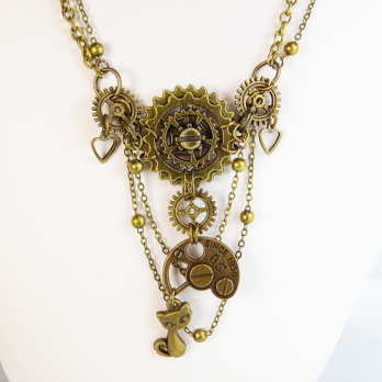 アンティーク調の猫と歯車・ギアの多層構造ネックレス スチームパンク ゴシック 金古美色