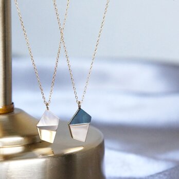 【14KGF】White/Grey Mother of Pearl Pentagon Necklaceの画像