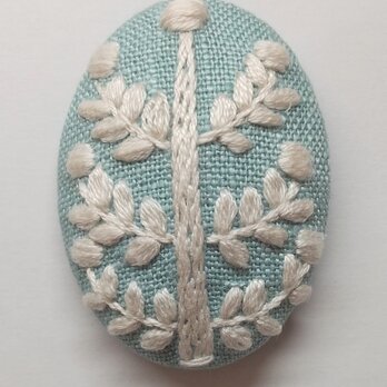 刺繍ブローチ・treeの画像
