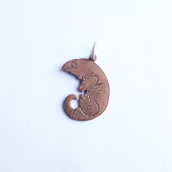 ツギオミカドヤモリのストラップ(銅)の画像