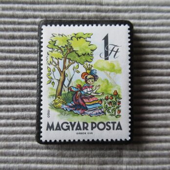 ハンガリー　童話切手ブローチ 7417の画像