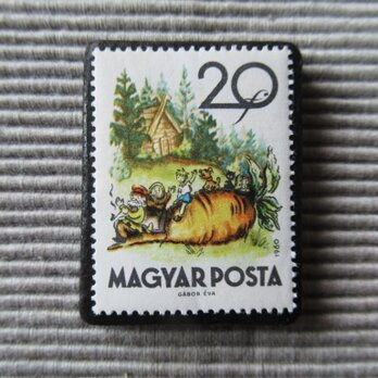 ハンガリー　童話切手ブローチ 7420の画像