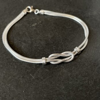 Reef knot braceletの画像