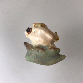 黒メガネの発明家［陶器ブローチ］の画像