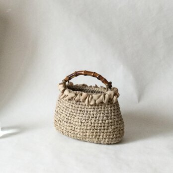 バンブーハンドルの草木染め裂き編みバッグの画像