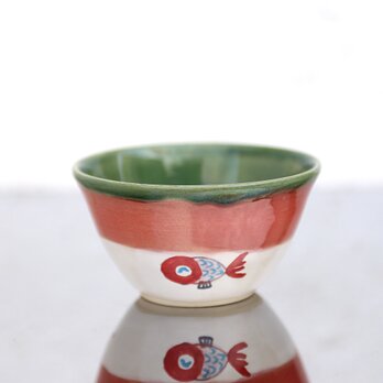 織部釉と赤釉と金魚絵のの茶碗（青）の画像