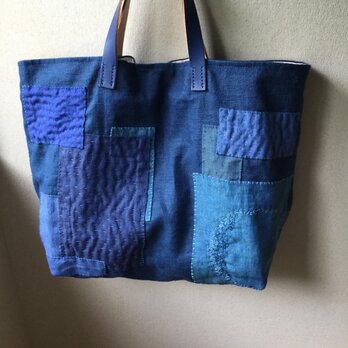 リネンのコラージュと刺し子のバッグ『紺碧の湖』の画像