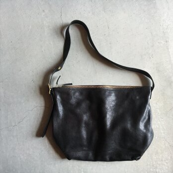 【予約】BUCKLE SHOULDERBAG BLACKの画像