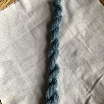 手紡ぎ糸 藍染ロムニー羊Bの画像