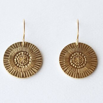 模様を打った 真鍮ピアス／medallion pattern hook earrings circleの画像