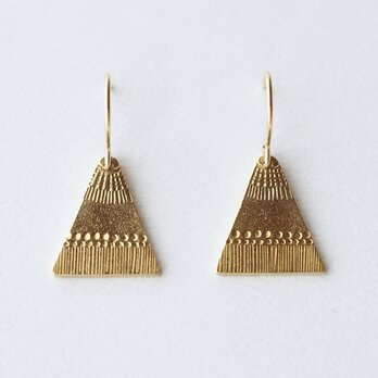 模様を打った 真鍮ピアス／medallion pattern hook earrings tasselの画像