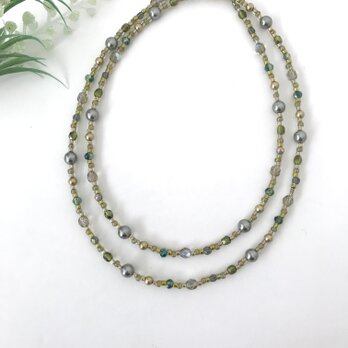 オリーブ グリーン の 一連 ロングネックレス 黄緑 チェコガラス ビーズ パール