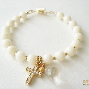 ホワイトコーラルとシャンパンカラークォーツのブレスレット