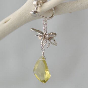 宝石を運ぶハキリバチのイヤリング〈片耳〉の画像