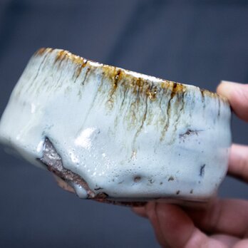 碧灰窯変2021 わら灰白窯変 平たい抹茶碗 21N04の画像