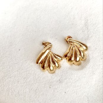 vintage inspired seashell earrings… シェル　イヤリングの画像