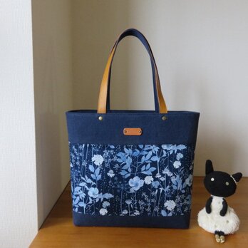 リバティ　紺色イルマとバイオウオッシュ帆布のお出かけトートバッグ （大きめ）