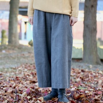 ○ 墨染のひと味違うグレー ○ のたりズボン（備後節織）