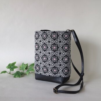 サークルレース　斜め掛け・ショルダー　２ウェイバッグ　ピンク