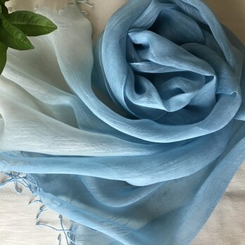【藍の生葉染め】コットン＆シルクストール 水浅葱色 グラデーションの画像