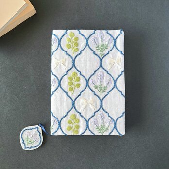 ラベンダーとユーカリの刺繍ブックカバー 手帳カバー