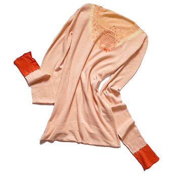 手仕事コットンリネン素材の優しいピンクカラーの長袖カット・ソー～手染めの袖丈長めのバイカラーデザインの画像
