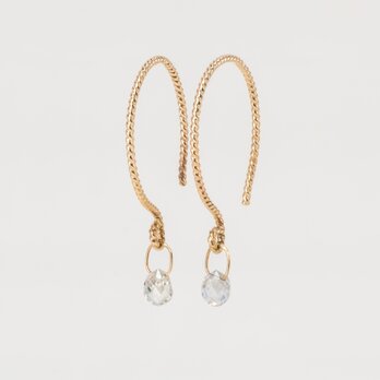 A Dew Drop Diamond Earringsの画像