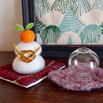 【sakura様専用】羊毛フェルトの鏡餅とフラワーベースの画像