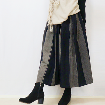 手織り綿縦縞絣ロングスカート、ブラックＸベージュ柄、オールシーズンの画像