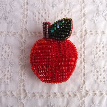 「mu.zo.ka」 真っ赤な　つぎはぎりんごのブローチ Bの画像