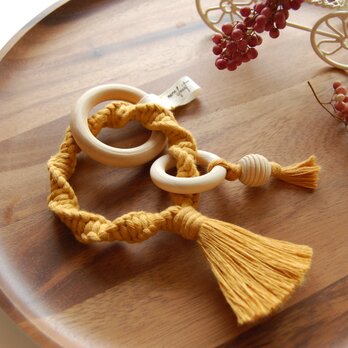 マクラメ糸で編んだTOYリング　L　/　mustard（イエロー系）の画像
