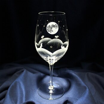 【月夜が楽しいうさぎたち / ワイングラス】うさぎモチーフのワイングラス ★名入れ加工対応品（有料）の画像