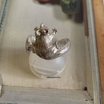 甘えん坊のフクロモモンガの指輪の画像