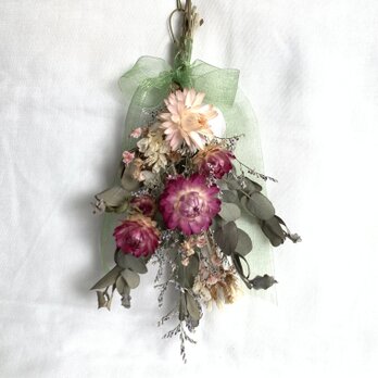 【小さな幸せ！】ドライフラワーのミニスワッグ①