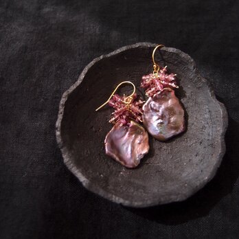 【K14gf】BIG Petal Pearl Earrings／Tourmaline (mauve)の画像