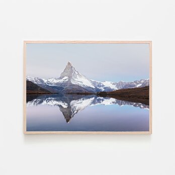 マッターホルン / ポスター 風景写真 山頂 シュテリ湖 山 ツェルマット 水鏡 アルプス 雪山 冬 横長の画像