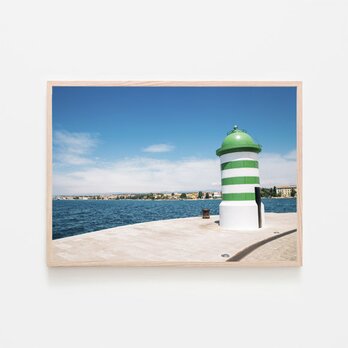 灯台と海 / アートポスター 写真 カラー アートプリント モノクロ クロアチア ザダル ヨーロッパ グリーン 横長の画像