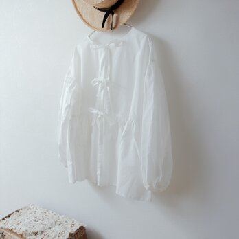 バックのリボンタイが大人かわいいティアード2WAYブラウス/オフホワイト