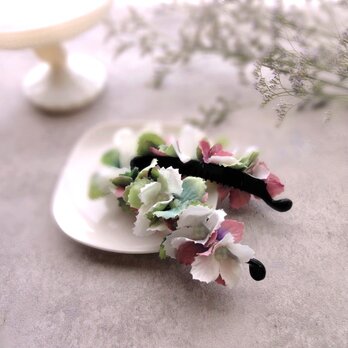 【10ｃｍサイズのみ】紫陽花のバナナクリップ ■  トリコカラー×ギザギザ花びら ■ 春向け　コントラストの画像