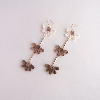 「ŞAKA ŞAKA」 -FLAT FLOWER LONG PIERCE- mocha brown gradationの画像